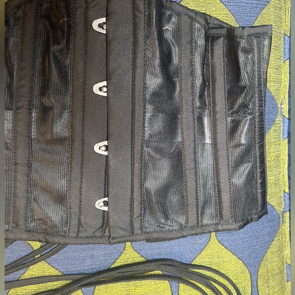 Boned under breast corset - Picture 6 of 6